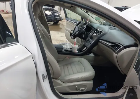 2017 Ford Fusion Hybrid Se z USA, uszkodzony, nr VIN 3FA6P0LU5HR257774